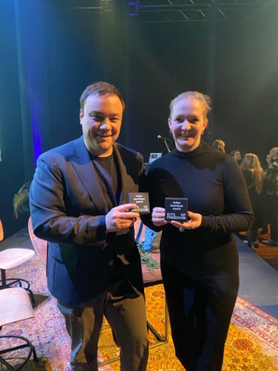 Winnaars Danny Mekic en Marietje Schaake met hun Felipe Rodriquez Award