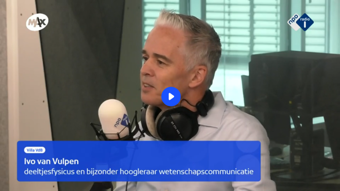 Deeltjesfysicus en bijzonder hoogleraar wetenschapscommunicatie Ivo van Vulpen in de studio van Radio 1