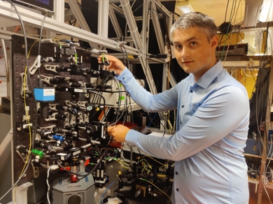 Petr Steindl in het quantumoptica lab