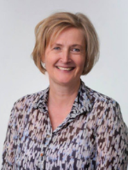 Mirjam de Vreeze werkt sinds 2000 als orthopedagoog-generalist bij onderwijsadvies-bureau 1801. In 2020 startte ze haar promotieonderzoek naar het effect van cognitieve training en dynamische testen op het leervermogen.